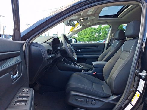 Used 2025 Honda CR-V EX image 14