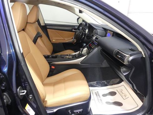 Used 2017 Lexus IS 300 AWD w/ Premium Package image 22
