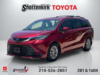 Used 2023 Toyota Sienna LE w/ LE Plus Package FWD video 1