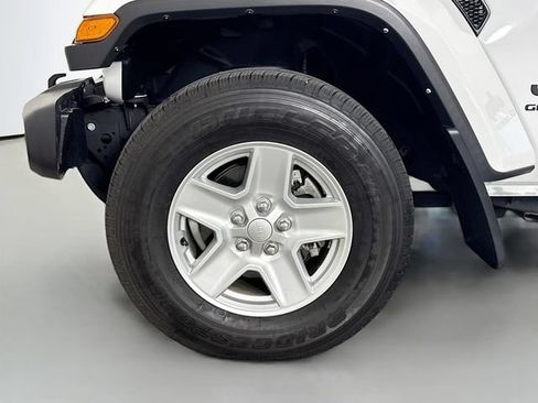 Used 2022 Jeep Gladiator Sport AWD/4WD image 33