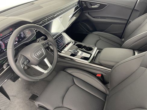 New 2025 Audi Q8 Prestige image 5