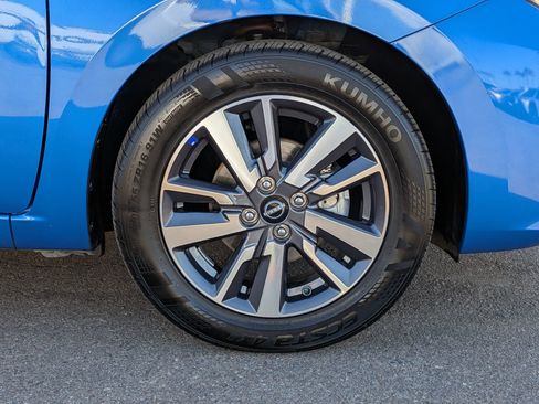 Used 2024 Nissan Versa SV image 7