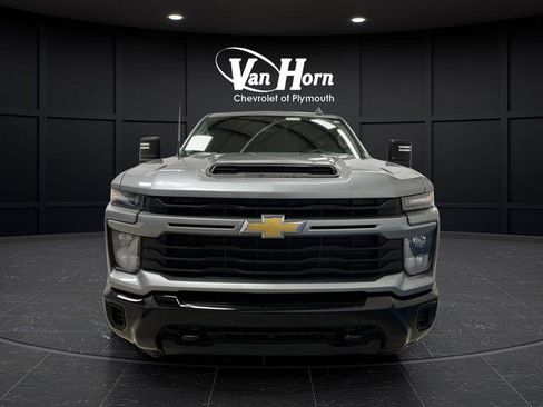 Used 2024 Chevrolet Silverado 2500 Custom w/ Custom Value Package image 9