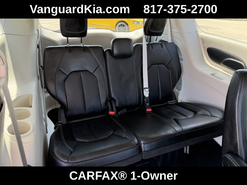 Used 2024 Chrysler Pacifica Touring-L FWD image 34