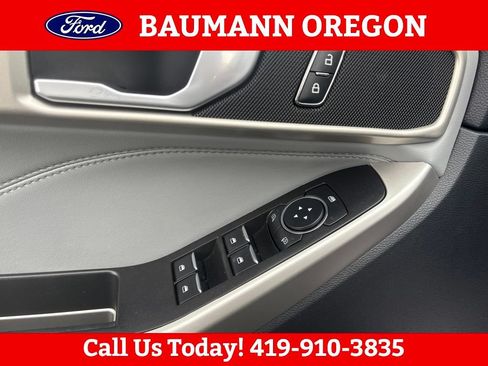 Used 2023 Ford Explorer XLT w/ Equipment Group 202A AWD/4WD image 18