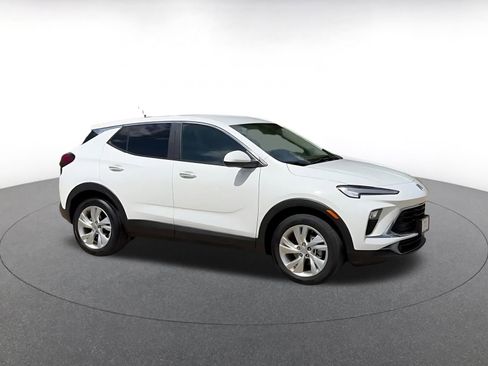 Used 2025 Buick Encore GX Preferred FWD image 2