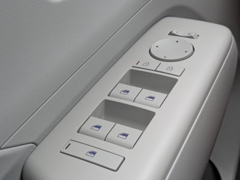 Certified 2024 Hyundai Kona SEL FWD image 21