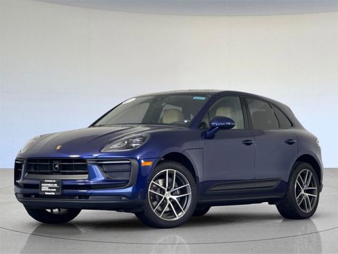 Used 2025 Porsche Macan image 1