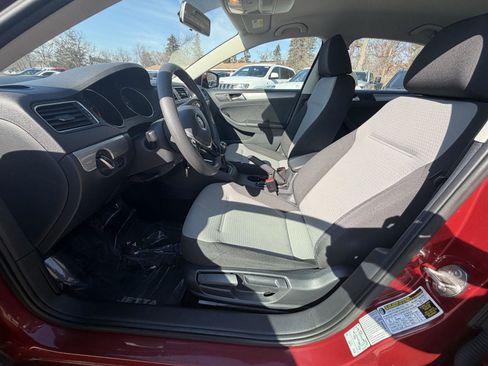 Used 2017 Volkswagen Jetta S image 11