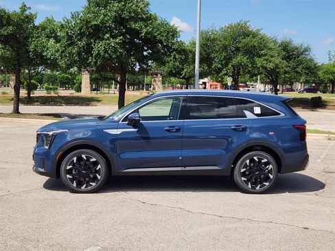 New 2025 Kia Sorento EX w/ Panoramic Sunroof Package image 4