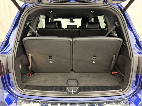 Used 2021 Mercedes-Benz GLB 250 4MATIC w/ Premium Package image 39