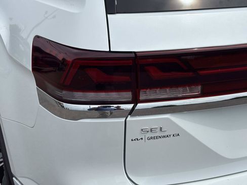 Used 2024 Volkswagen Atlas SEL Premium R-Line AWD/4WD image 11