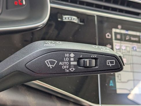 Used 2022 Audi Q8 Premium Plus w/ Premium Plus Package image 13