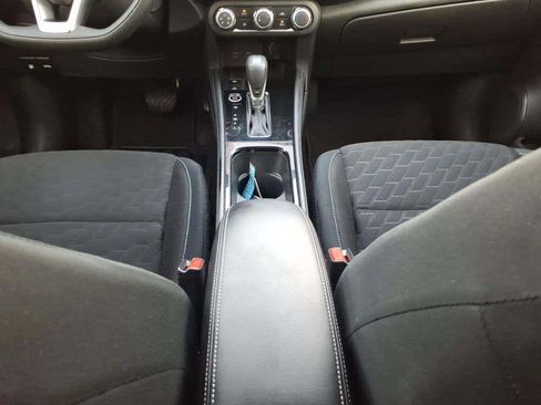Used 2024 Nissan Kicks SV FWD image 11