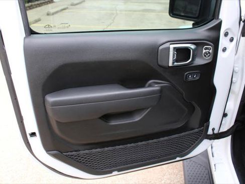 Certified 2023 Jeep Gladiator Sport image 20