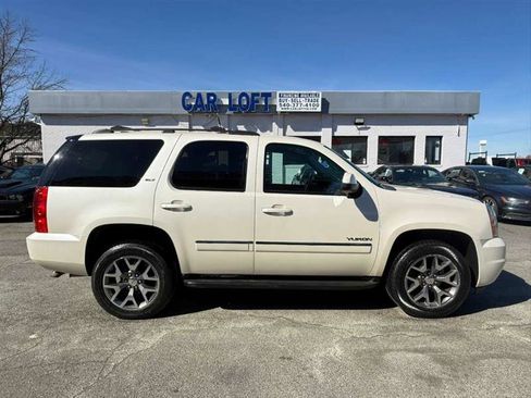 Used 2013 GMC Yukon SLT w/ SLT-2 Equipment Package image 9