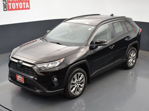 Used 2019 Toyota RAV4 XLE Premium image 27