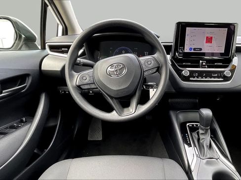 Used 2026 Toyota Corolla LE FWD image 6