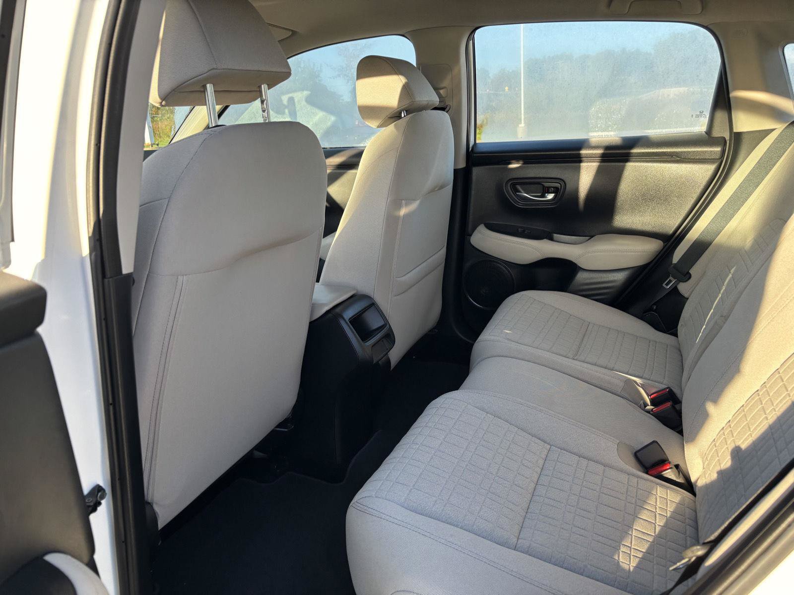 Used 2024 Honda HR-V LX image 17