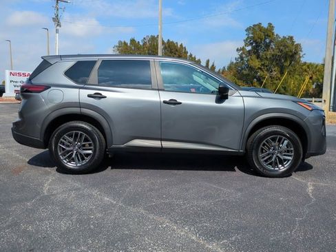 Used 2024 Nissan Rogue S image 3