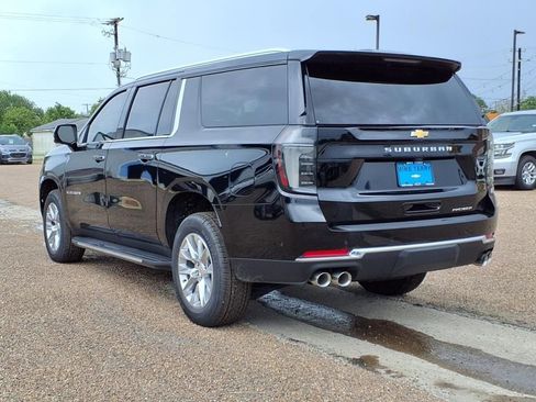 New 2025 Chevrolet Suburban Premier AWD/4WD image 5