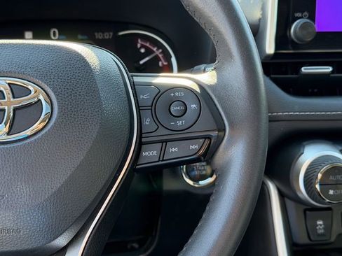 Used 2023 Toyota RAV4 XLE Premium image 10