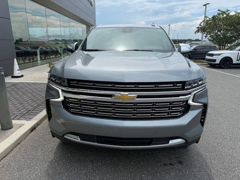 Used 2024 Chevrolet Suburban Premier AWD/4WD image 3