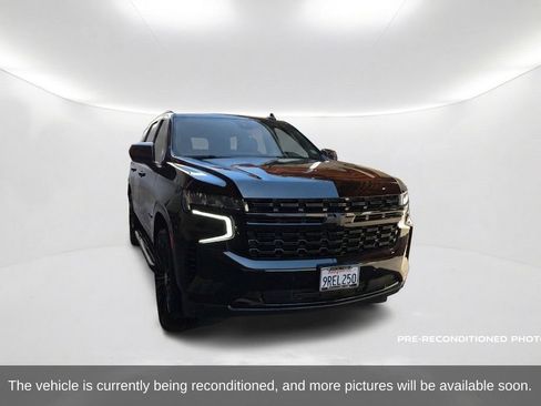 Used 2024 Chevrolet Tahoe LS RWD image 3