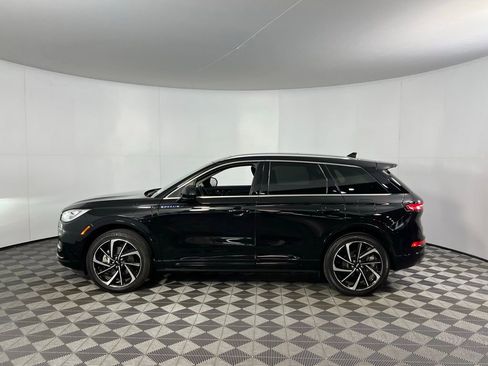 Used 2024 Lincoln Corsair Grand Touring image 10