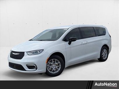 New 2026 Chrysler Pacifica Select