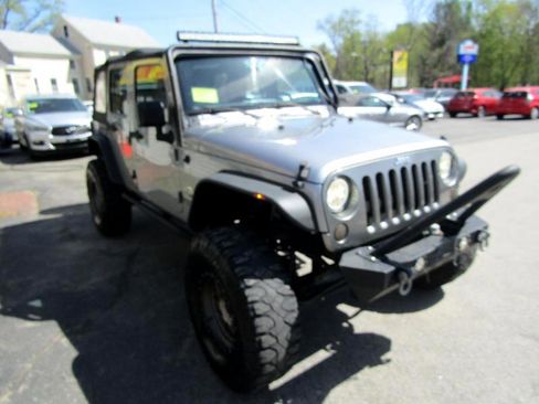 Used 2015 Jeep Wrangler Unlimited Sport image 9