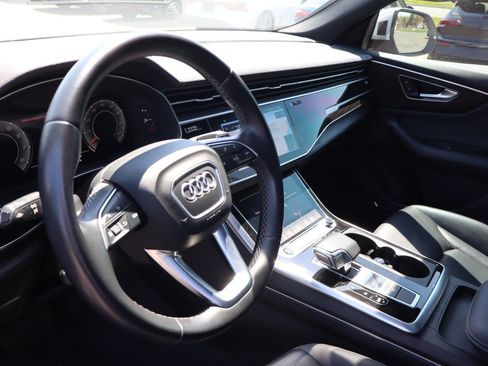 Used 2021 Audi Q8 Premium Plus w/ Premium Plus Package AWD/4WD image 10