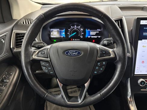 Used 2022 Ford Edge Titanium AWD/4WD image 16