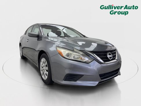 Used 2016 Nissan Altima 2.5 S w/ Power Driver Seat Package FWD image 13