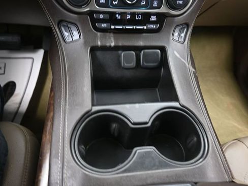 Used 2017 Chevrolet Suburban LT w/ LT Signature Package image 11