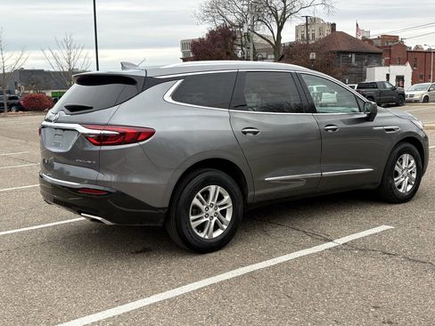 Used 2019 Buick Enclave Essence image 11