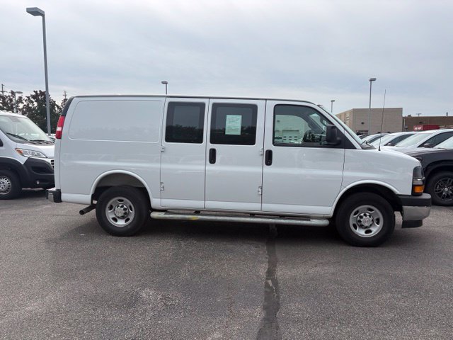 Used 2025 Chevrolet Express 2500 w/ Driver Convenience Package RWD image 10