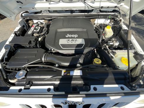 Used 2013 Jeep Wrangler Unlimited Sport w/ Connectivity Group image 19