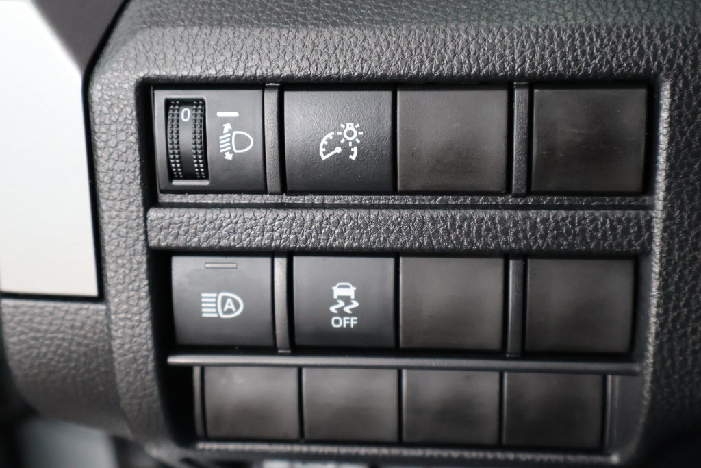 Certified 2025 Toyota Tacoma SR5 AWD/4WD image 25