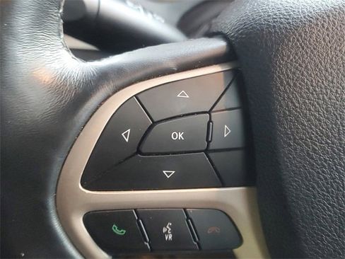 Used 2018 Jeep Cherokee High Altitude w/ Luxury Group image 23