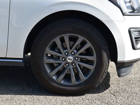 Used 2021 Ford Expedition Limited AWD/4WD image 4
