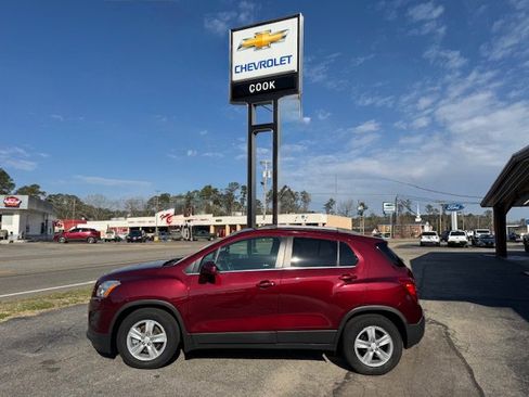 Used 2016 Chevrolet Trax LT w/ LT Convenience Package image 1