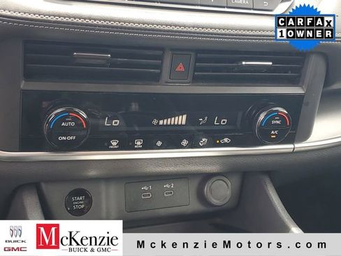 Used 2024 Nissan Rogue SV FWD image 18