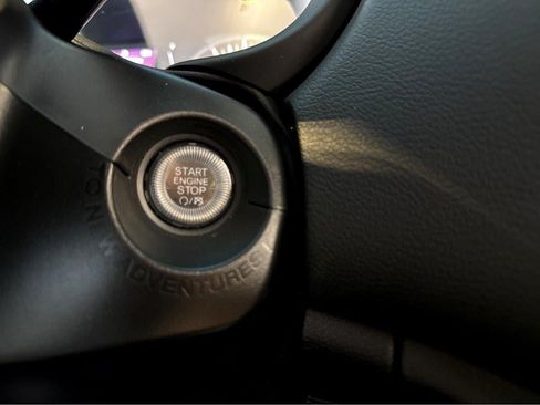 Used 2023 Jeep Renegade Latitude AWD/4WD image 47