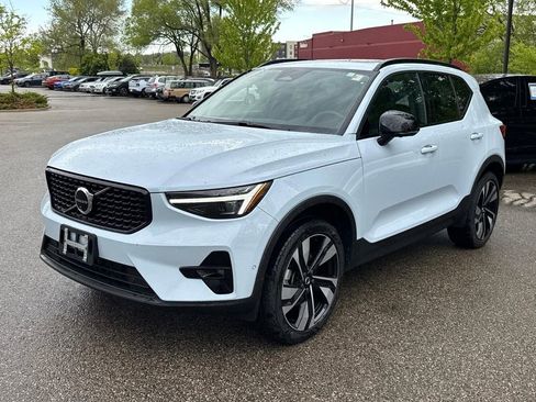 Certified 2024 Volvo XC40 B5 Ultimate w/ Protection Package Premier AWD/4WD image 1