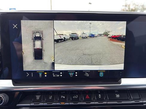 Used 2025 Chevrolet Silverado 3500 High Country w/ Technology Package image 26