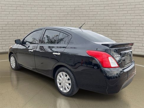 Used 2017 Nissan Versa SV image 6