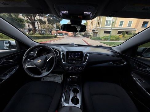Used 2020 Chevrolet Malibu LT FWD image 44