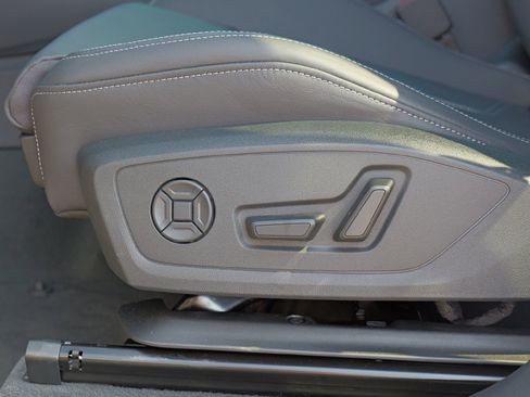 New 2025 Audi Q3 2.0T Premium image 27