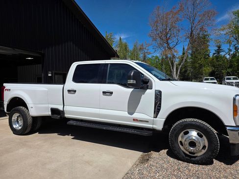 Used 2023 Ford F350 XLT AWD/4WD image 10